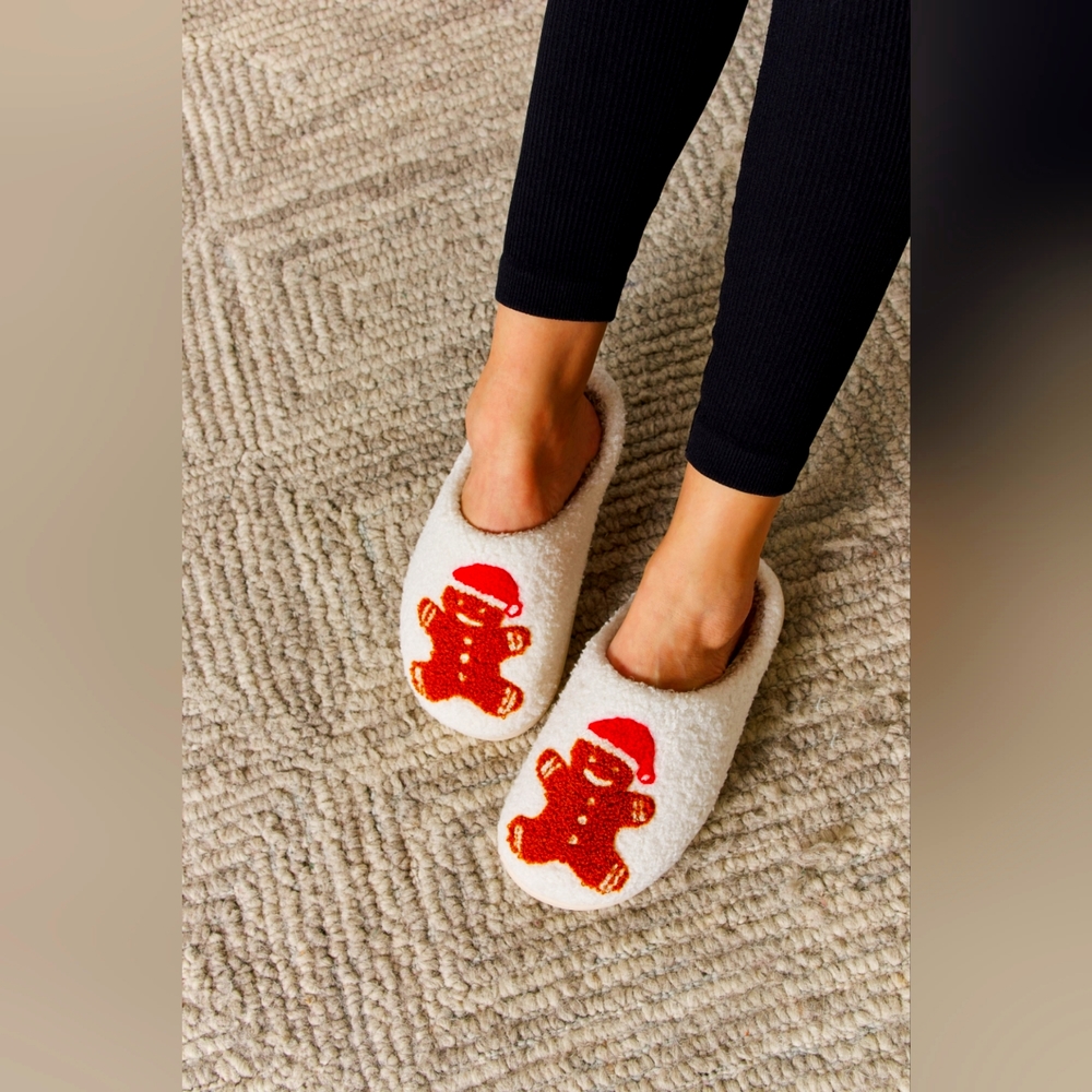 Melody Gingerbread Man Christmas Cozy Slippers